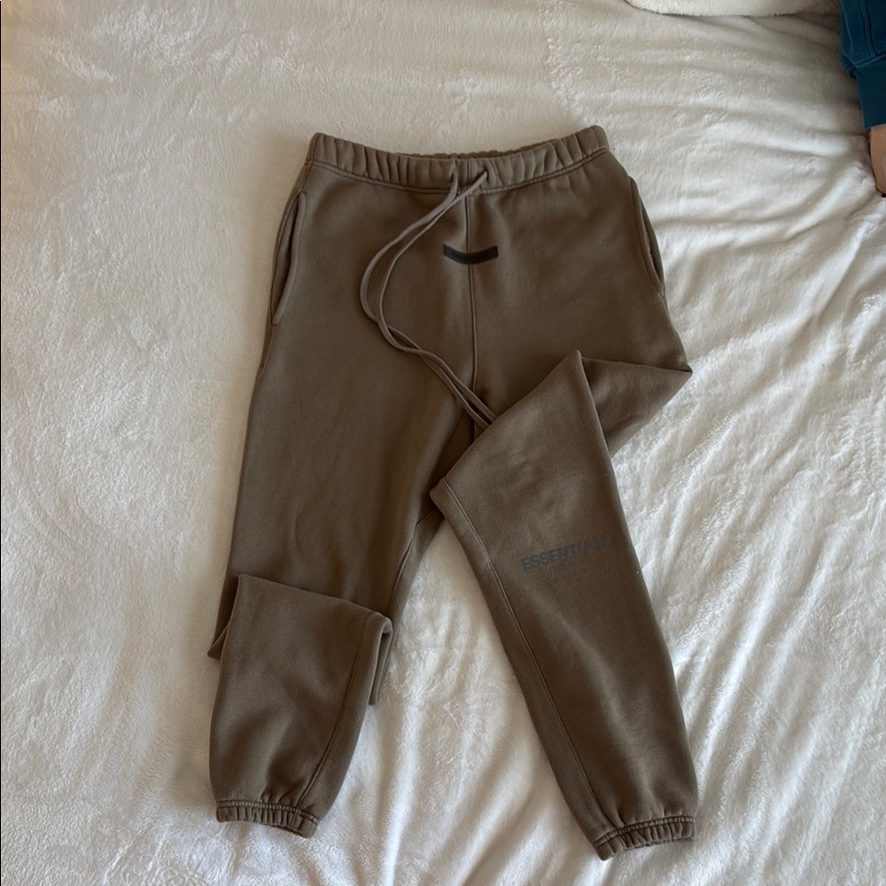 Womens XS essentials sweatpants